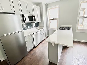 Rented by Papp Realty