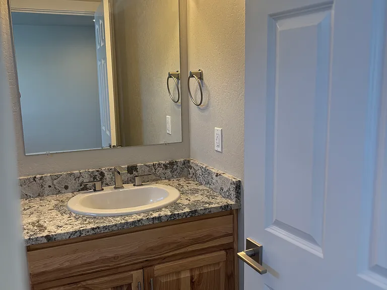 124 SW Donna Jean Way — Photo 31