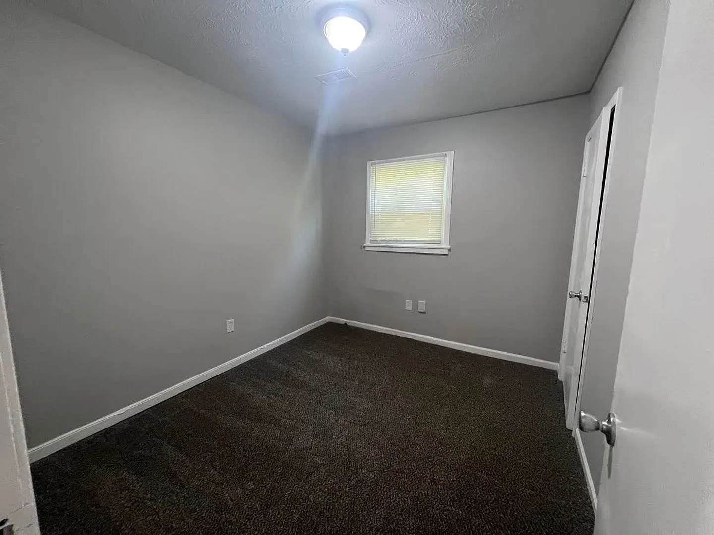 2-Bed/1-Bath | Lexington Apartment for Rent | 451 Chestnut St — Photo 3
