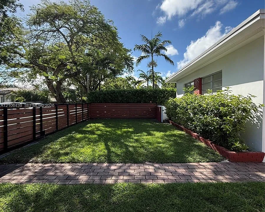 1721 SW 14th St