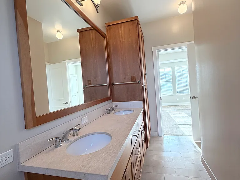 1338 Eddy St — Photo 24