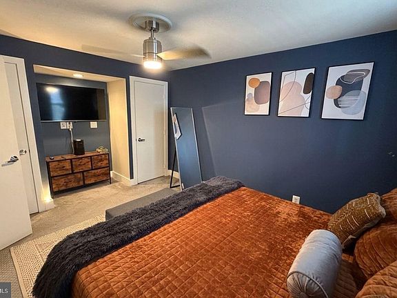5th image of 212 Oakwood St SE APT B2