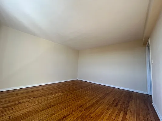 Rented by Queens Apartments Realty LLC | media 3