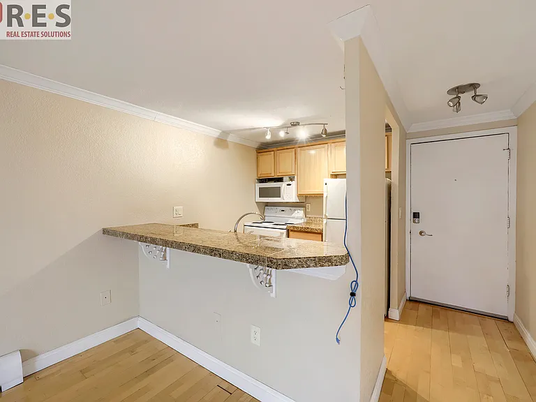 1125 N Washington St #502 — Photo 11