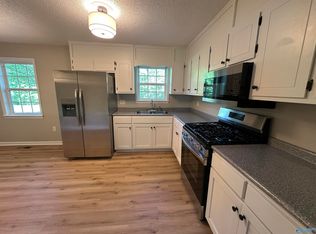 205 3rd St NE, Arab, AL 35016