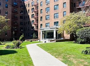 100-11 67th Rd #315, Forest Hills, NY 11375