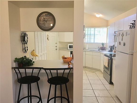 4th image of 2535 Davenport Cir