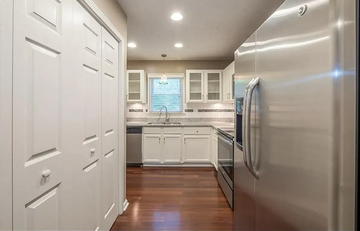 2 bed, 1260 sqft, $2,200 — Photo 4