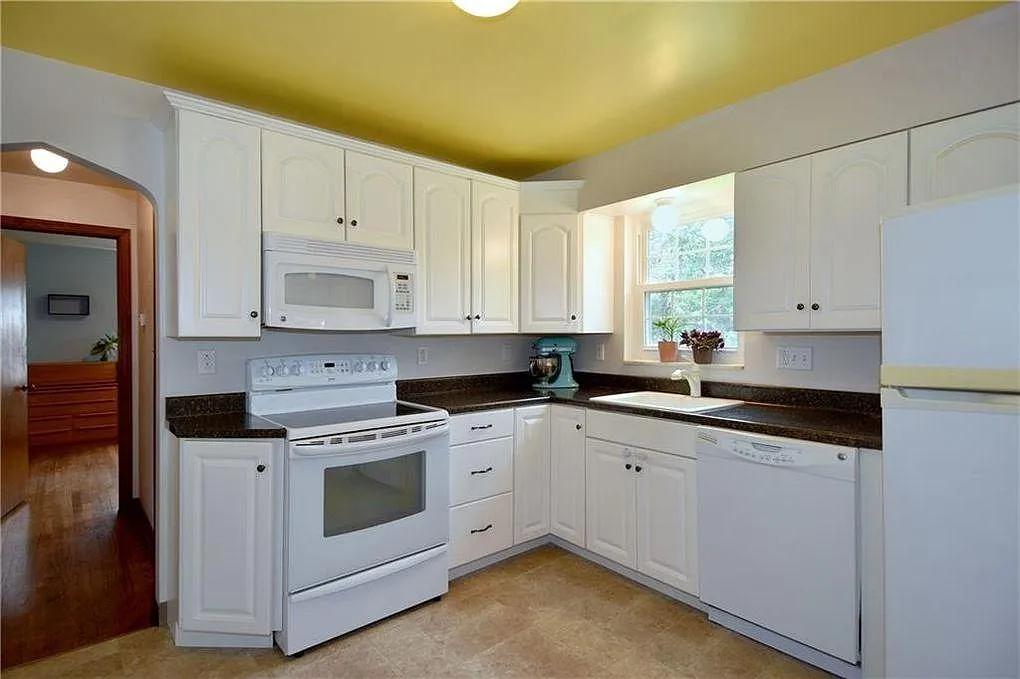 921 Wible Run Rd — Photo 3