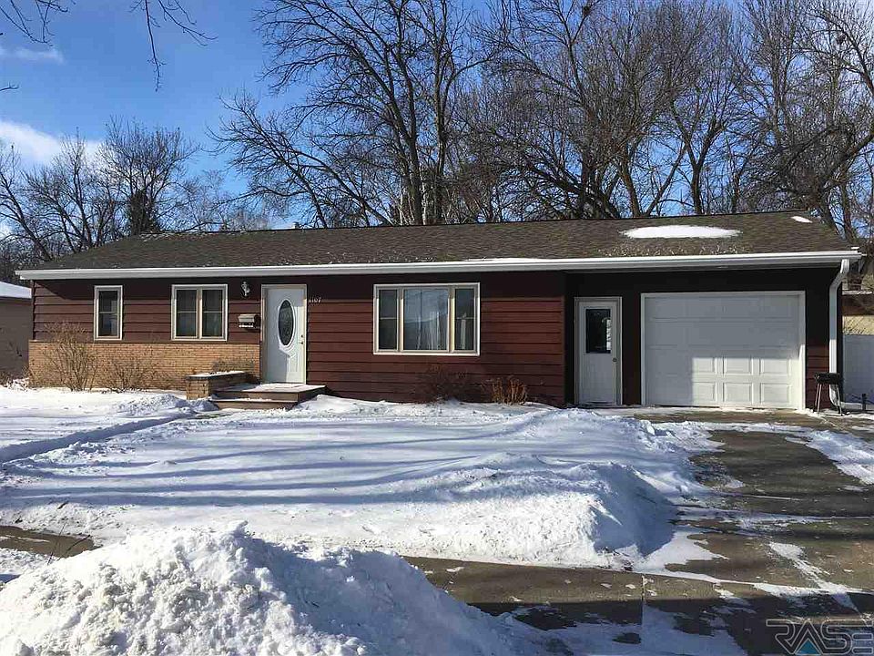 1st image of 1107 N Lindale St