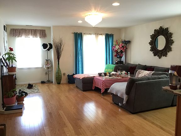 2nd image of 338 Endeavor Pl APT A