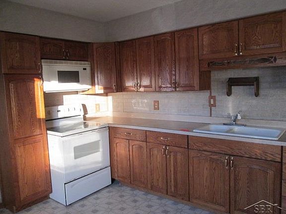 3rd image of 4007 Devonshire Dr