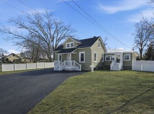 78 Roslyn Street, Islip Terrace, NY