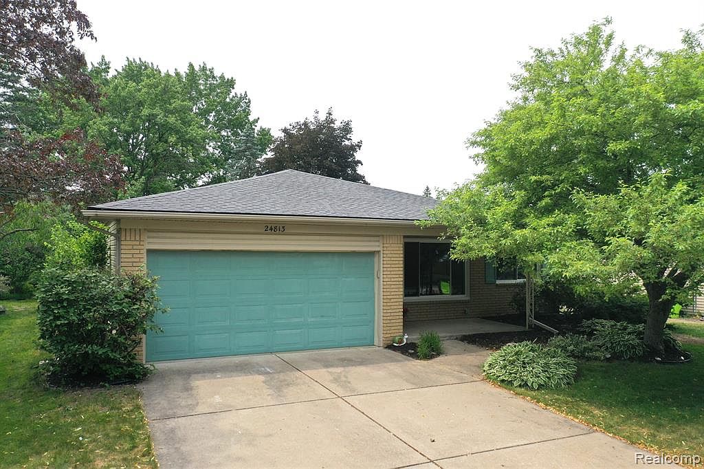 24813 Highlands Dr, Novi, MI 48375 Zillow