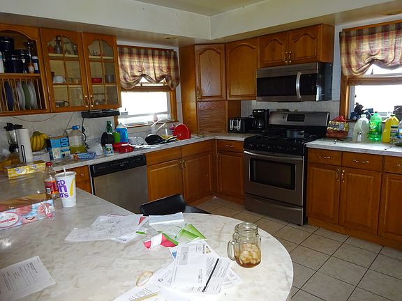 5th image of 4579 N Narragansett Ave