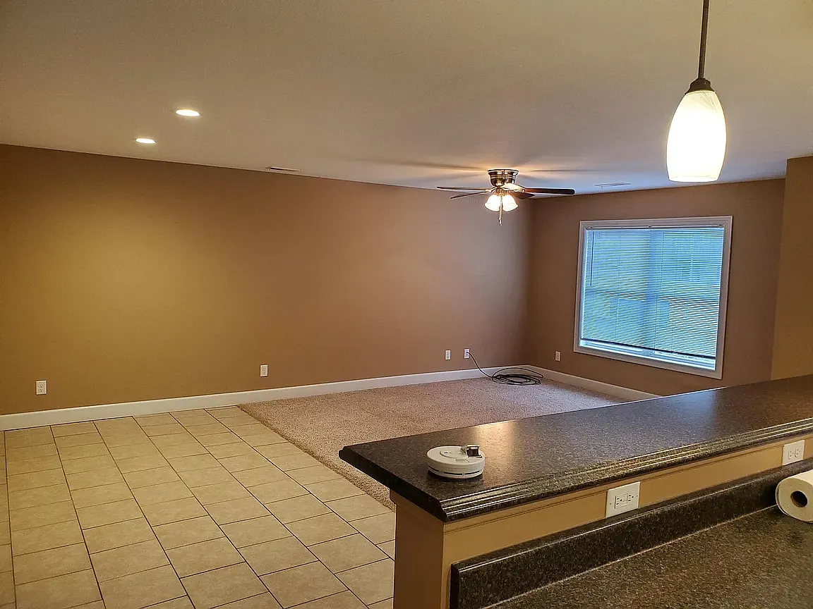 2 bed, 1200 sqft, $1,250 — Photo 4