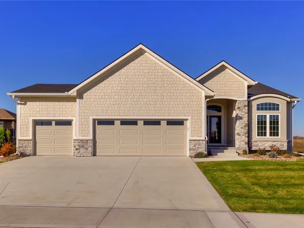 4908 162nd St, Urbandale, IA 50323