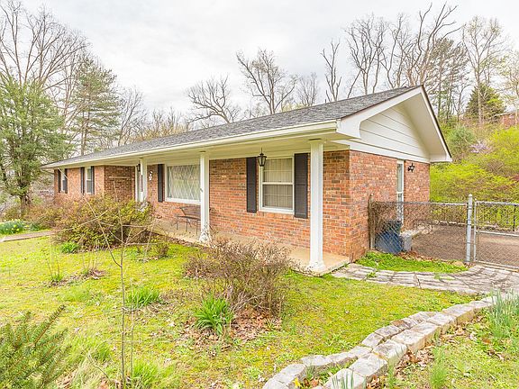 2nd image of 934 Brynwood Dr