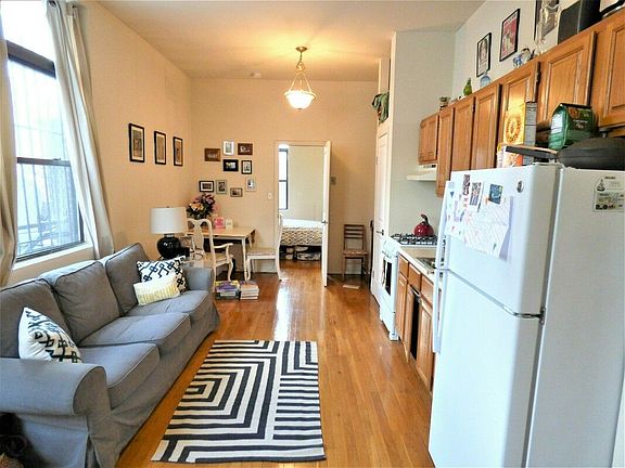 3rd image of 1742 1st Ave #6R