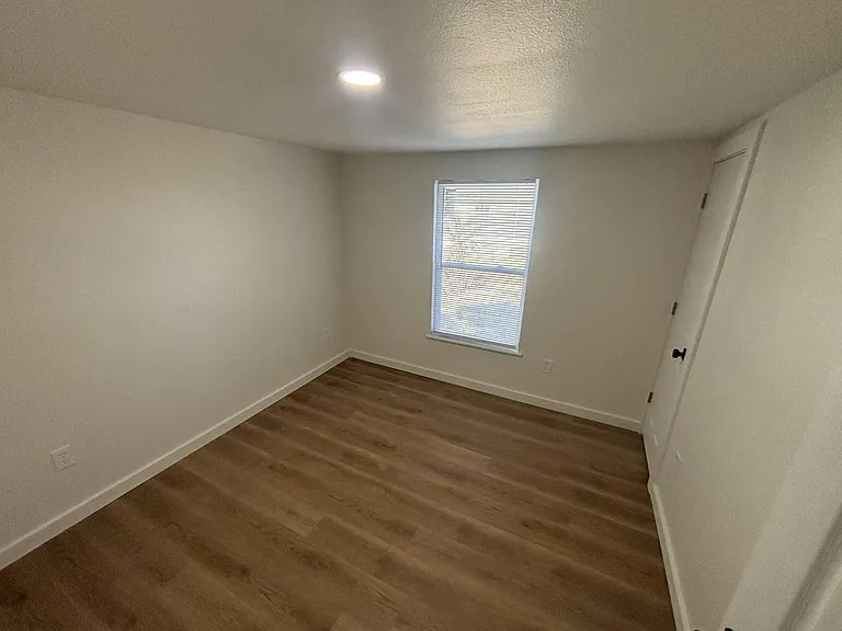 1040 Harding Blvd — Photo 5