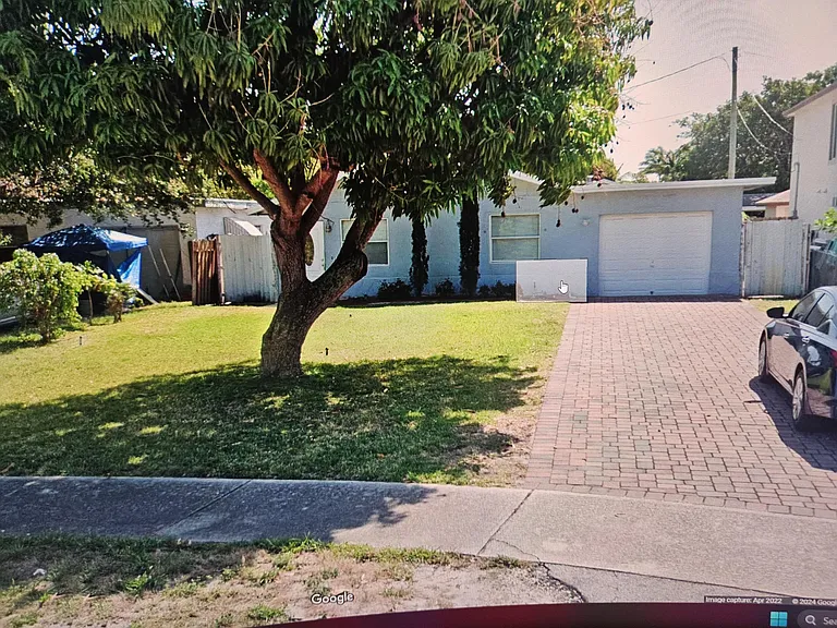 6420 N Dixie Hwy — Photo 2