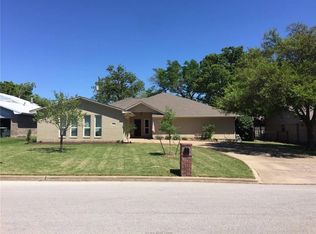 2909 Hillside Dr, Bryan, TX 77802