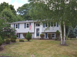 28 Metro Dr, Coventry, RI 02816