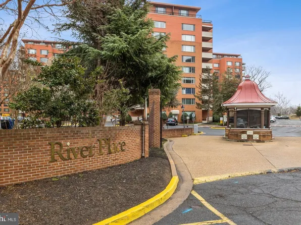 1021 Arlington Blvd APT 621, Arlington, VA 22209
