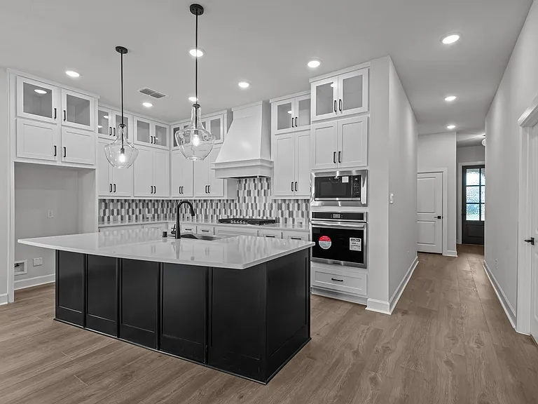 119 Amaranth Way — Photo 3