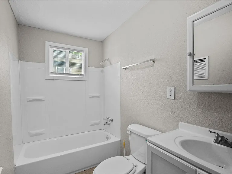 2328 Boss St #A — Photo 7
