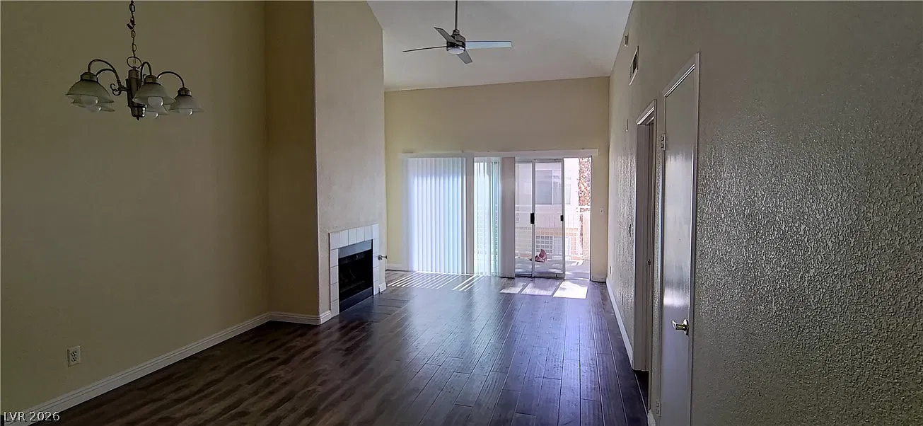 2 bed, 2.0 bath, 989 sqft, $1,295 — Photo 4
