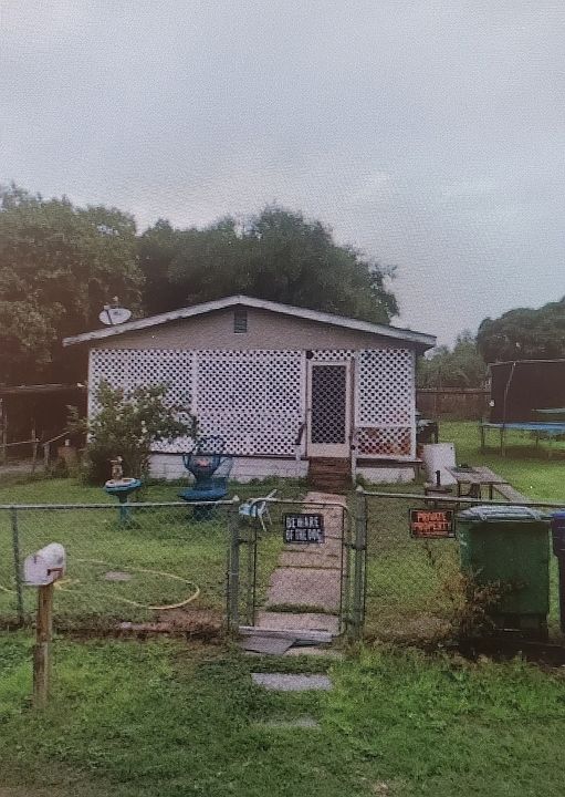 1st image of 1219 S SAENZ