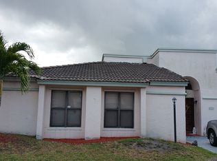 422 SW 88th Pl, Miami, FL 33174