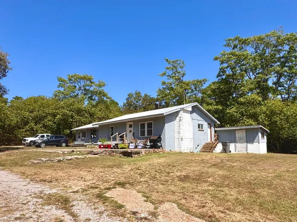 670 Arrowhead Ln, Cave City, AR 72521
