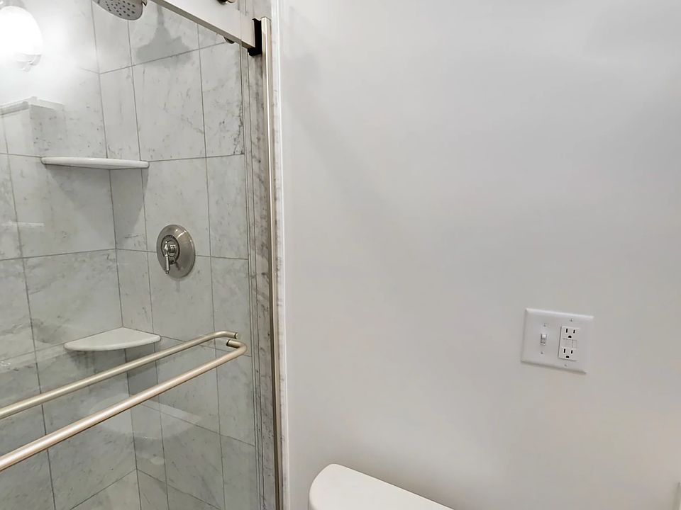 1st image of 271 Newbury St #2B