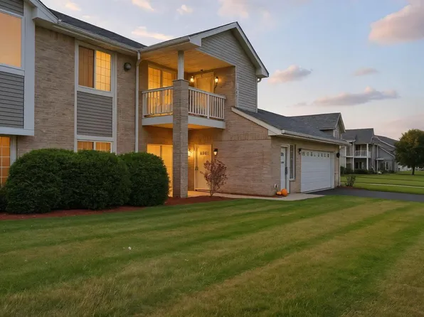 6961 South Rolling Meadows COURT, Oak Creek, WI 53154