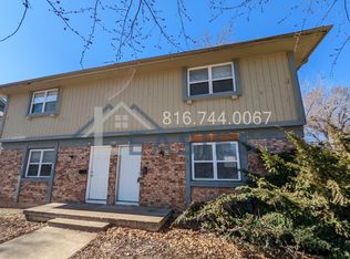 206 N Chestnut St #B, Belton, MO 64012