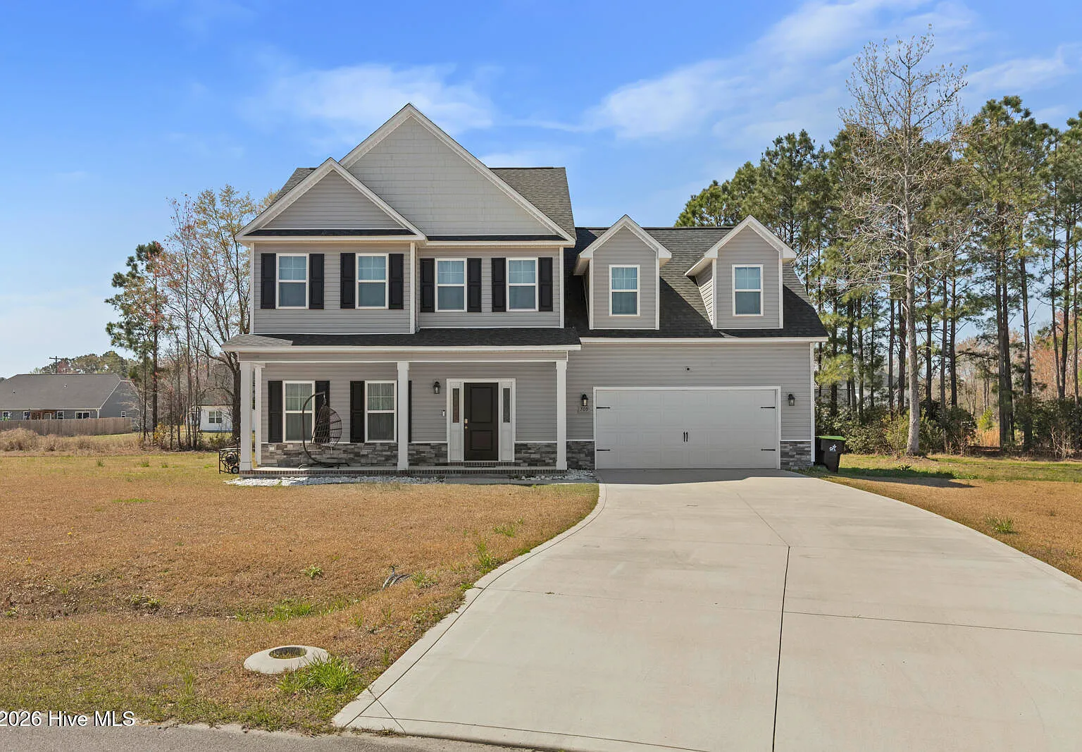 3 bed, 2.5 bath, 2256 sqft, $2,400 — Photo 1