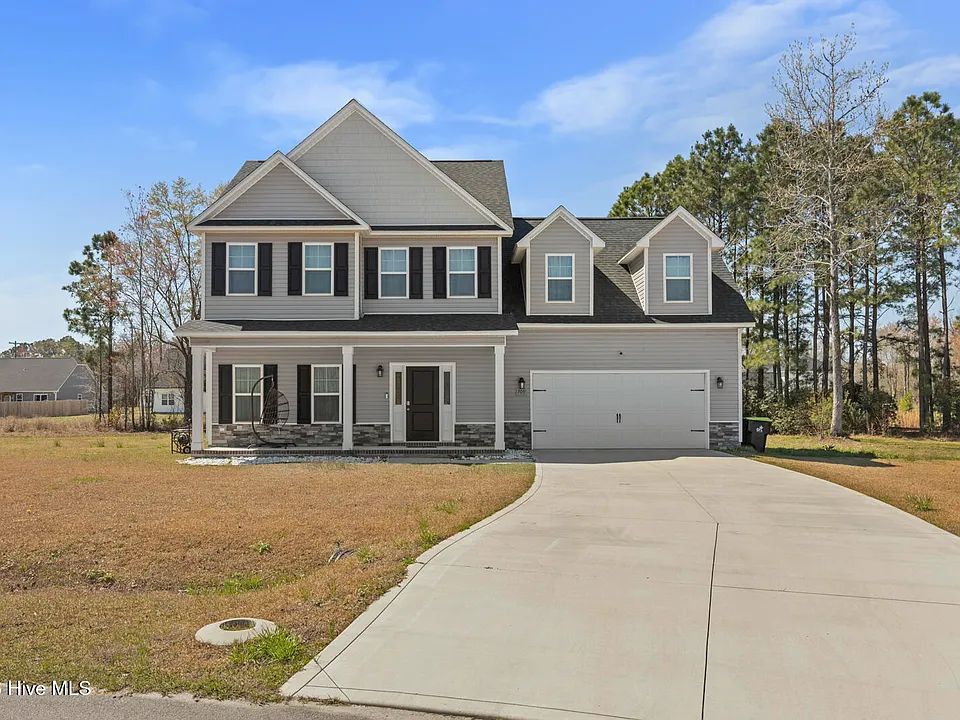 709 W Warner Ct