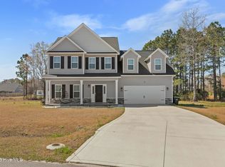 709 W Warner Ct, Hubert, NC 28539