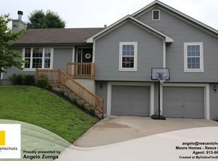 10500 Shelton Ave, Edwardsville, KS 66111