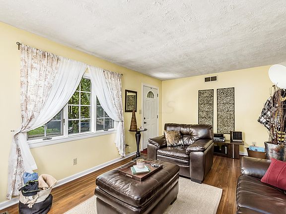 5th image of 118 Sharon Springs Dr