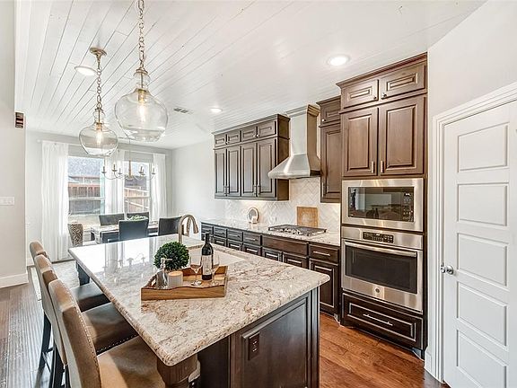 2nd image of 4223 Kingston Ln