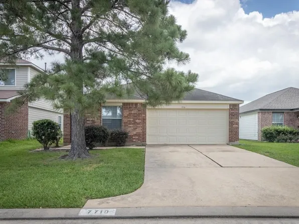 7710 Yucca Field Dr, Cypress, TX 77433