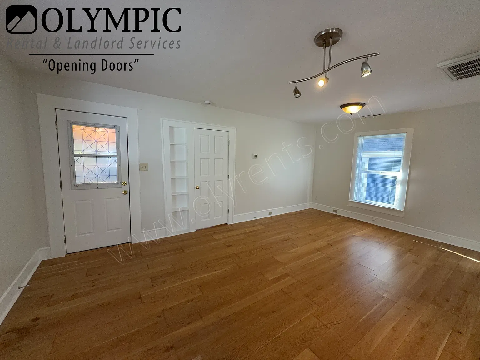 Classic Home in the heart of Olympia - 2 bedroom 1 bath w/ Garage! — Photo 4