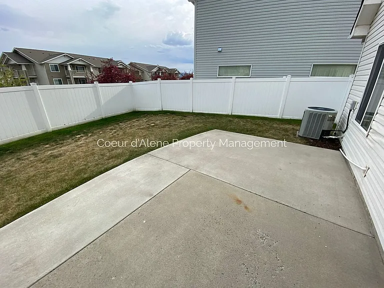 7837 N Holyoke Loop — Photo 14