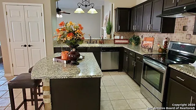 533 Thoreau Trl — Photo 5