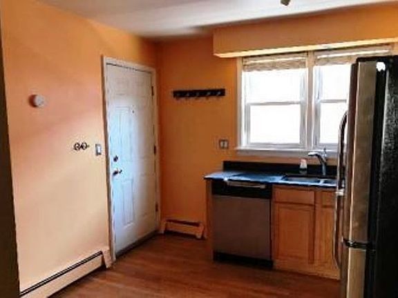 5th image of 1813 W Touhy Ave APT 4