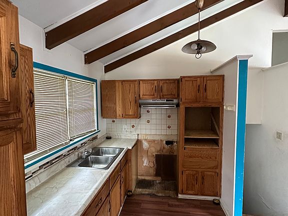 4th image of 4062 N Webster Ave