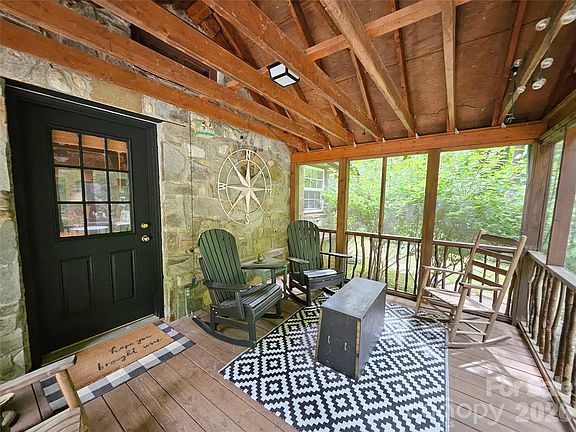 4th image of 33 Tennis Court Rd